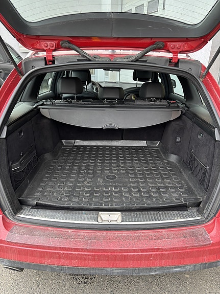 Mercedes-Benz C200 7 of 9