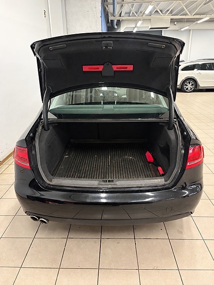 Audi A4 8 of 25