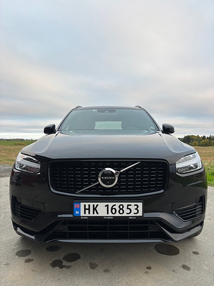 Volvo XC90 2 of 26