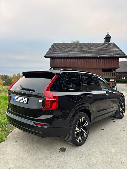 Volvo XC90 8 of 26