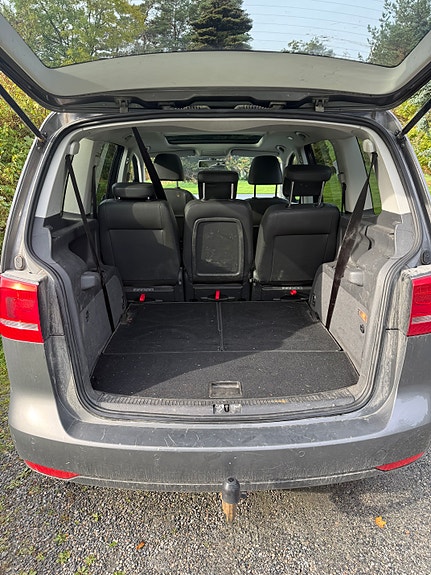 Volkswagen Touran 9 of 13