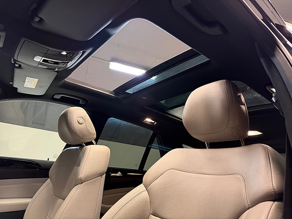 Mercedes-Benz ML250 19 of 30