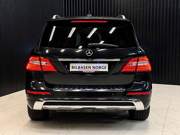 Mercedes-Benz ML250 8 of 30