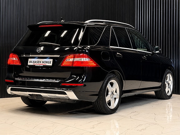 Mercedes-Benz ML250 10 of 30