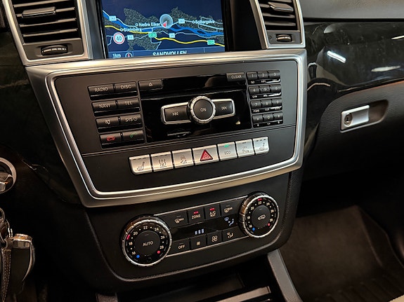 Mercedes-Benz ML250 29 of 30