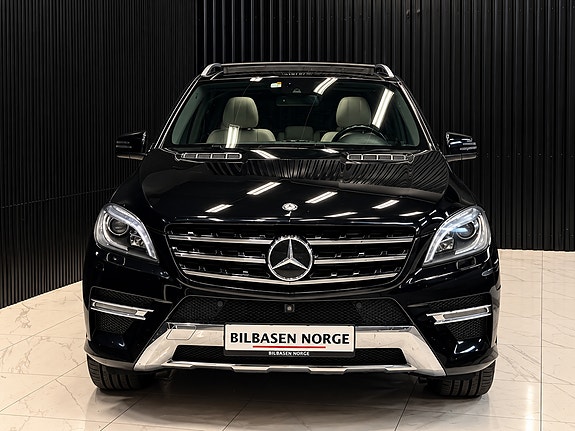 Mercedes-Benz ML250 3 of 30