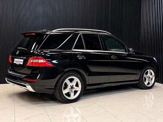 Mercedes-Benz ML250 11 of 30