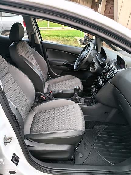 Opel Corsa 19 of 24