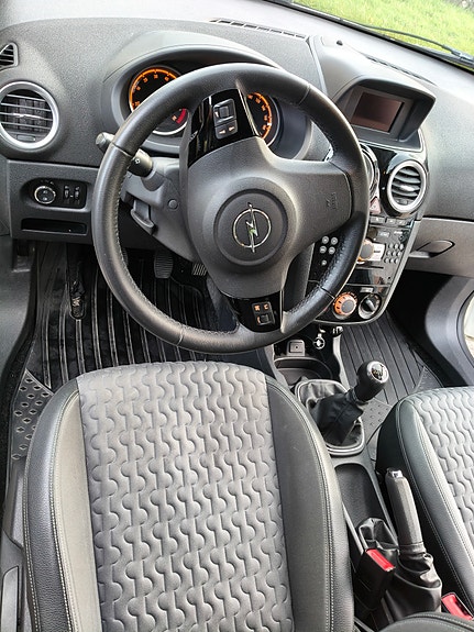 Opel Corsa 17 of 24