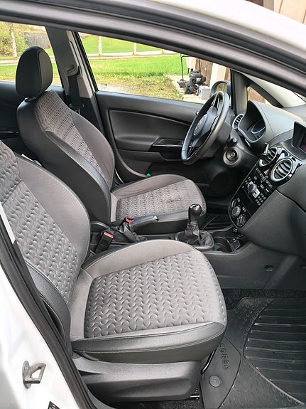 Opel Corsa 22 of 24
