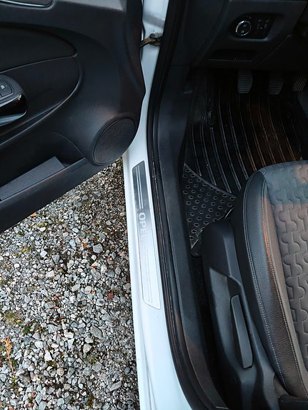 Opel Corsa 18 of 24