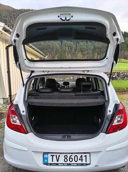 Opel Corsa 4 of 24