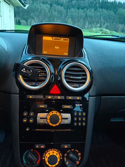 Opel Corsa 12 of 24