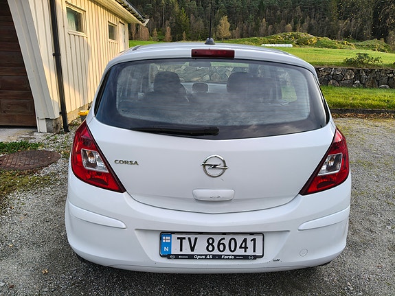 Opel Corsa 3 of 24