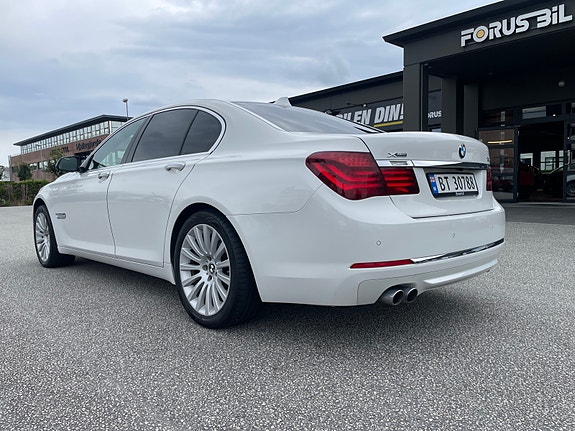 BMW 730d 6 of 30