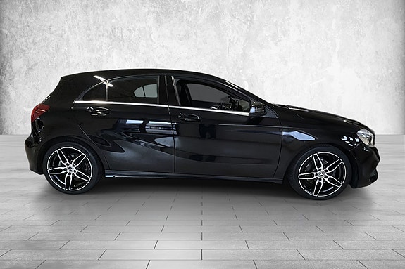 Mercedes-Benz A180 4 of 25