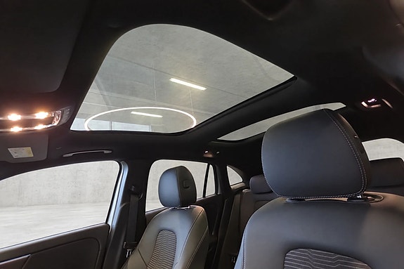 Mercedes-Benz EQA300 14 of 29