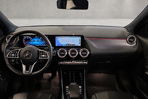 Mercedes-Benz EQA300 15 of 29