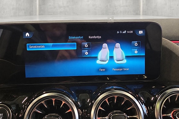 Mercedes-Benz EQA300 20 of 29