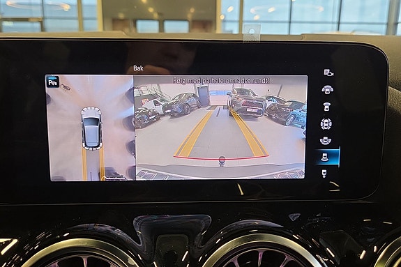 Mercedes-Benz EQA300 18 of 29