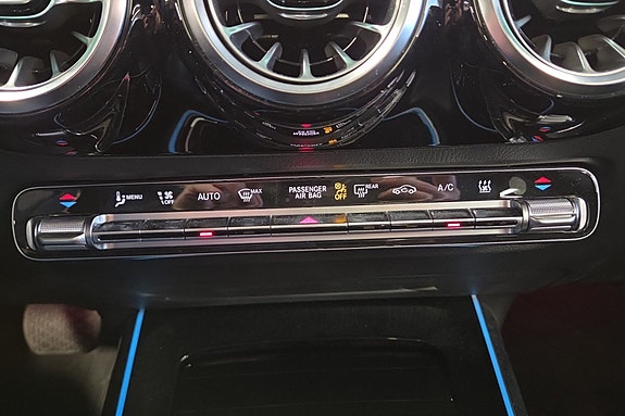 Mercedes-Benz EQA300 21 of 29