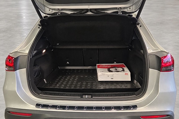 Mercedes-Benz EQA300 29 of 29