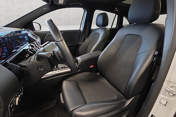 Mercedes-Benz EQA300 13 of 29