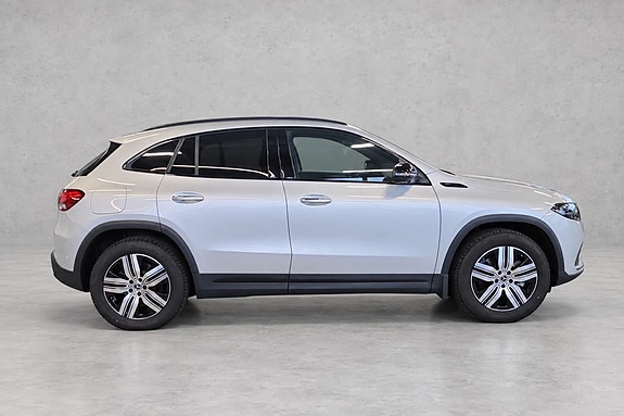 Mercedes-Benz EQA300 6 of 29