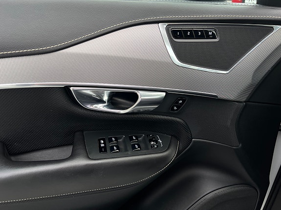 Volvo XC90 21 of 30