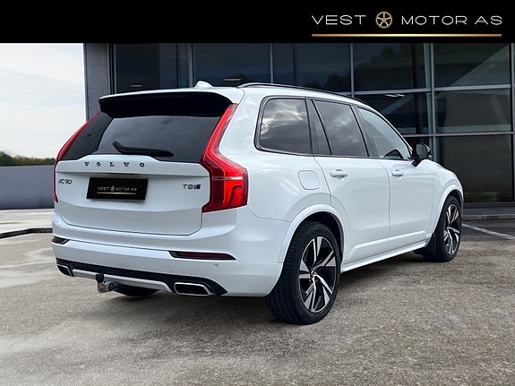 Volvo XC90 8 of 30