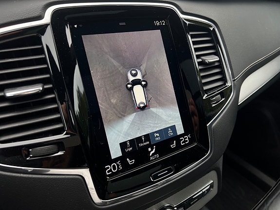 Volvo XC90 22 of 30