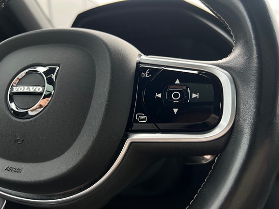 Volvo XC90 17 of 30