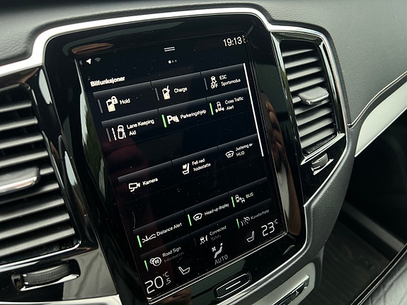 Volvo XC90 29 of 30