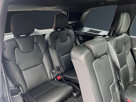 Volvo XC90 14 of 30