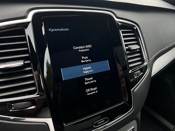 Volvo XC90 30 of 30