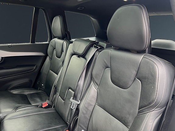 Volvo XC90 12 of 30