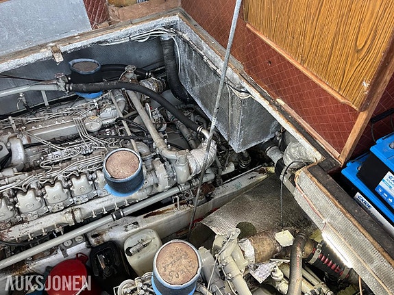 Mercedes/MTU 12V 183 med TwinDisk gir - båtmotor - ingen minstepris 3 of 21