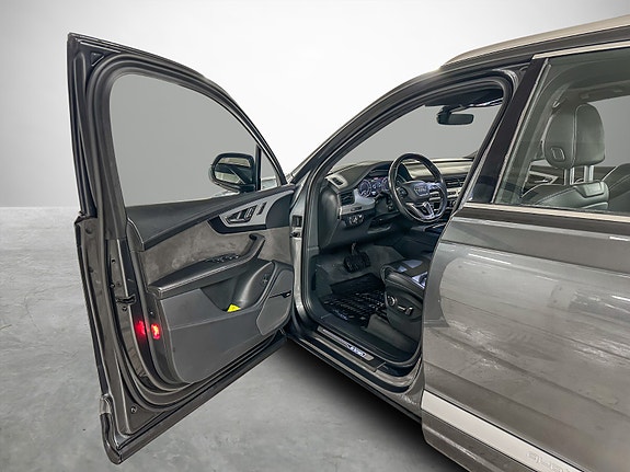 Audi Q7 9 of 30