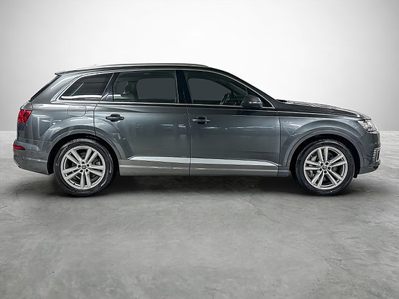 Audi Q7 6 of 30
