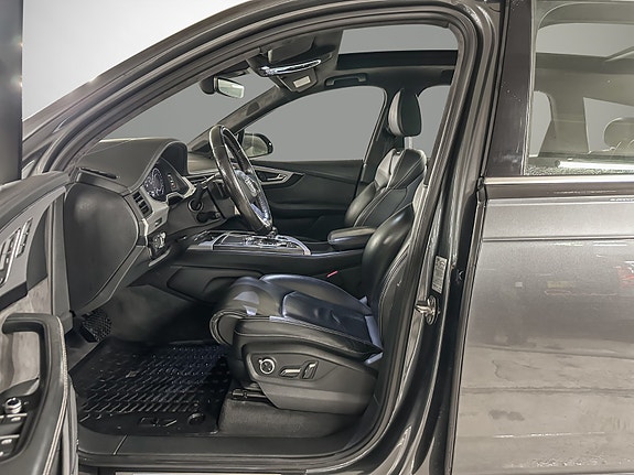 Audi Q7 13 of 30