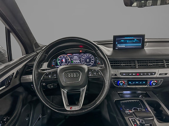 Audi Q7 16 of 30