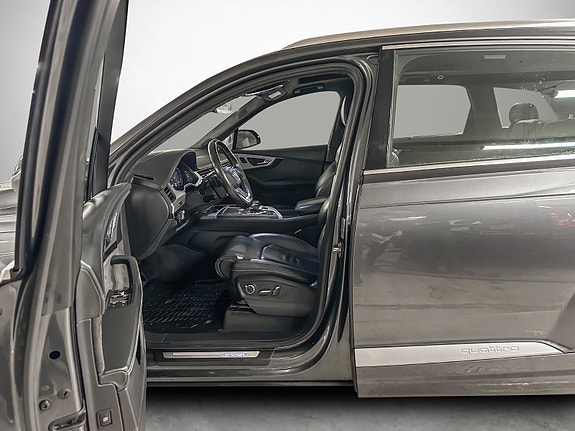 Audi Q7 12 of 30