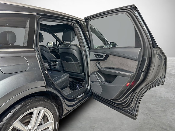 Audi Q7 28 of 30