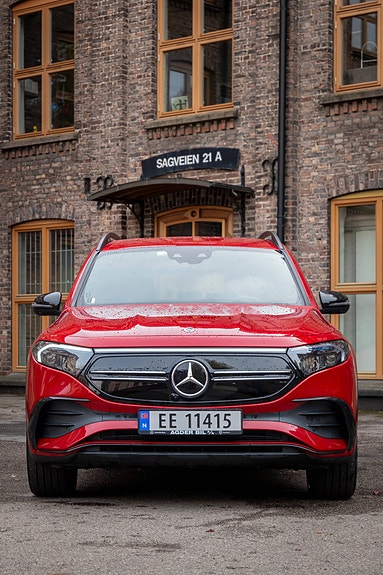 Mercedes-Benz EQB300 9 of 30