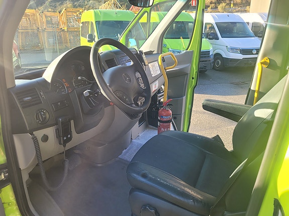Mercedes-Benz Sprinter 519 17seter 11 of 20