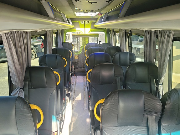 Mercedes-Benz Sprinter 519 17seter 15 of 20