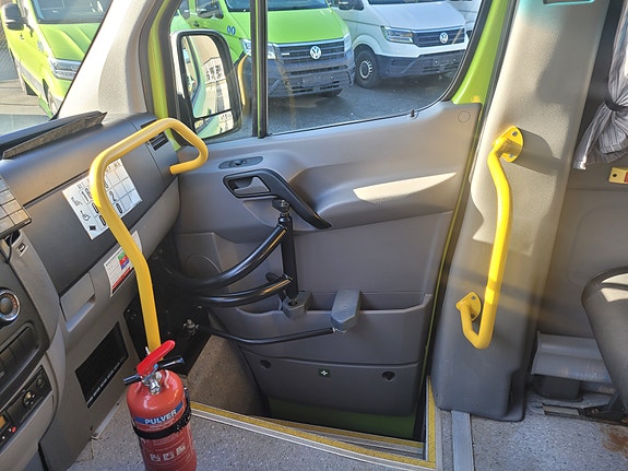 Mercedes-Benz Sprinter 519 17seter 14 of 20