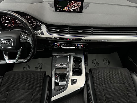 Audi Q7 30 of 30