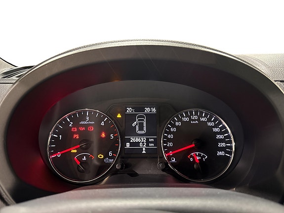 Nissan X-Trail 9 of 19