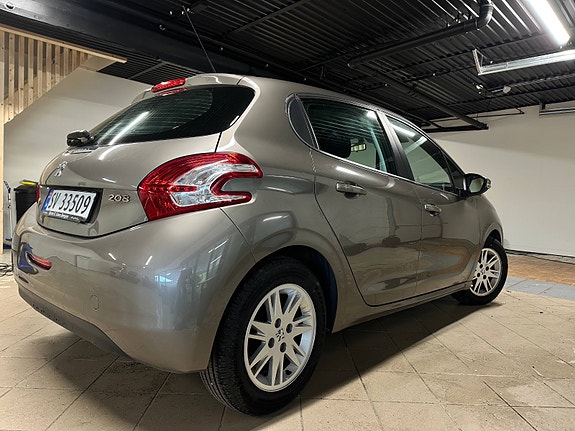 Peugeot 208 5 of 25